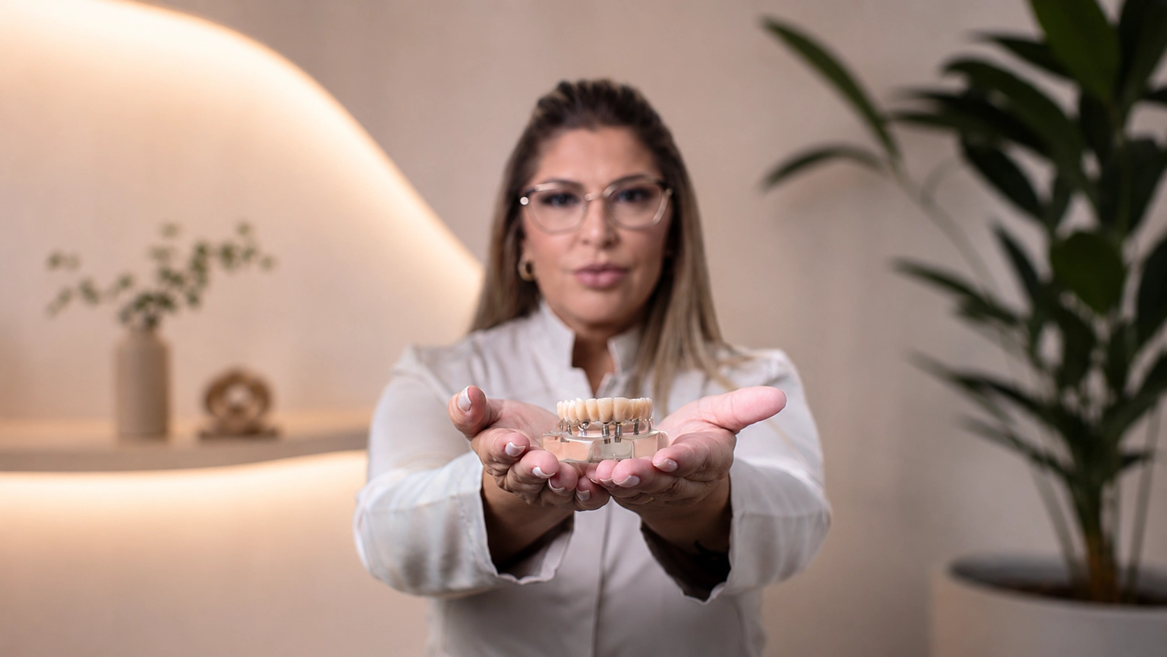 Profissional da Novare em um consultório odontológico